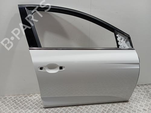 right-front-door-renault-megane-iv-hatchback-b9amn_-2015-36357996 main image