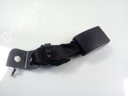 Used Seat buckle BMW 4 Coupe (F32, F82) 435 d xDrive (313 hp) 18107827