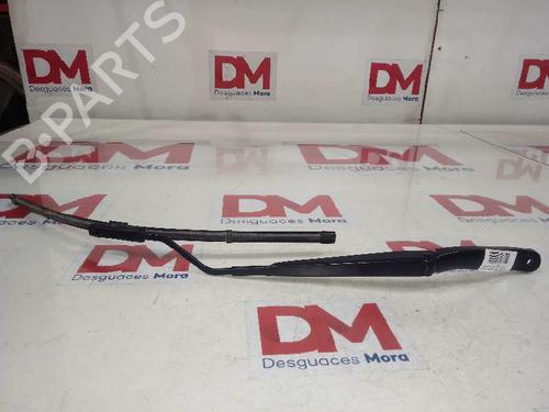 Used Front windshield wiper arm RENAULT MEGANE IV Hatchback (B9A/M/N_) 1.5 Blue dCi 95 (B9A2, B9A6) (95 hp) 16853901