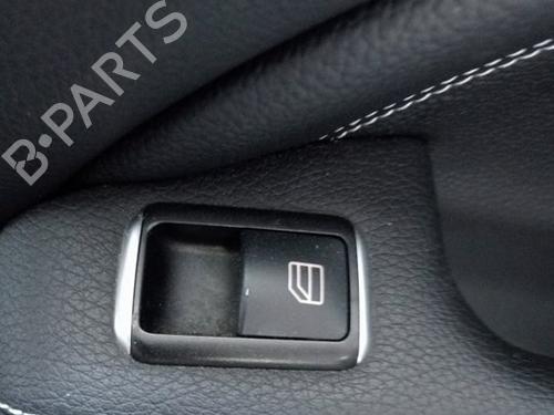 Used Right rear window switch MERCEDES-BENZ GLA-CLASS (X156) GLA 200 CDI / d (156.908) (136 hp) 13620914