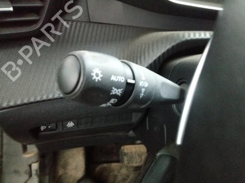 Used Headlight switch PEUGEOT 2008 II (UD_, US_, UY_, UJ_, UR_, UC_) [2019-2025]  16085653