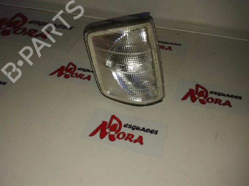 Used Right front indicator MERCEDES-BENZ 190 (W201) [1982-1993]  30370099