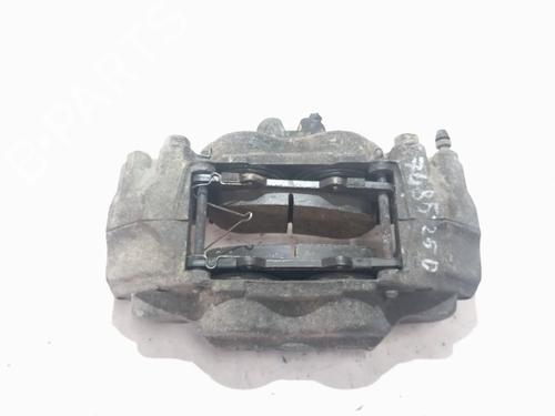 Used Right front brake caliper TOYOTA HILUX VIII Platform/Chassis (_N1_) [2015-2026]  31653308
