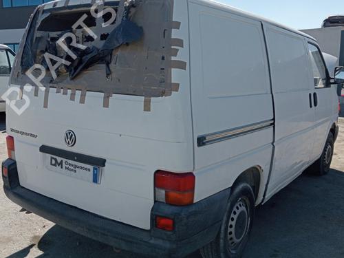 Left headlight VW TRANSPORTER T4 Van (70A, 70H, 7DA, 7DH) 1.9 TD | BP16710748C28