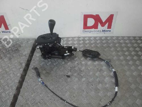 Used Gear lever TOYOTA YARIS (_P13_) 1.5 Hybrid (NHP130_, NHP130) (101 hp) 16675467