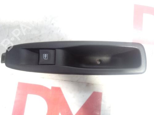Used Left rear window switch RENAULT CAPTUR I (J5_, H5_) [2013-2025]  30372398