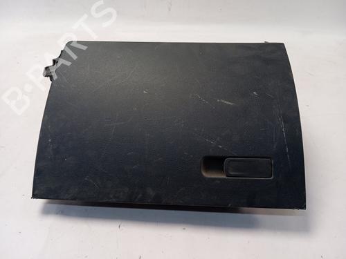 glove-box-mercedes-benz-eqb-x243-2021-31921040 main image