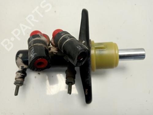 Used Brake master cylinder NISSAN TRADE Van [1996-2000]  16686019