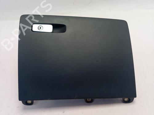 Vano posta oggetti AUDI Q3 (8UB, 8UG) [2011-2020]  31990606