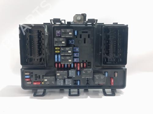 Used Fuse box Fuse box 38112401 38112401