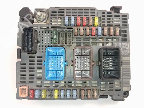 Used Fuse box Fuse box 36990780 36990780