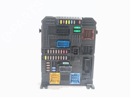 Used Fuse box Fuse box 37197547 37197547