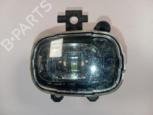 right-front-fog-light-renault-megane-iv-hatchback-b9amn_-2015-39554188 main image