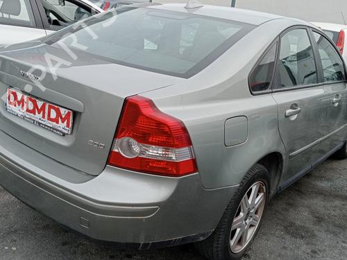 Right headlight VOLVO S40 II (544) 2.0 D | BP15782553C29