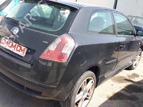 Fuse box FIAT STILO (192_) 1.9 JTD (192_XE1A) | BP12670635E1 