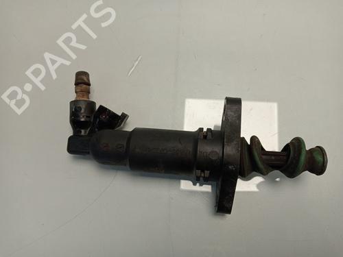 Used Clutch slave cylinder VW TRANSPORTER T4 Van (70A, 70H, 7DA, 7DH) [1990-2003]  17828012