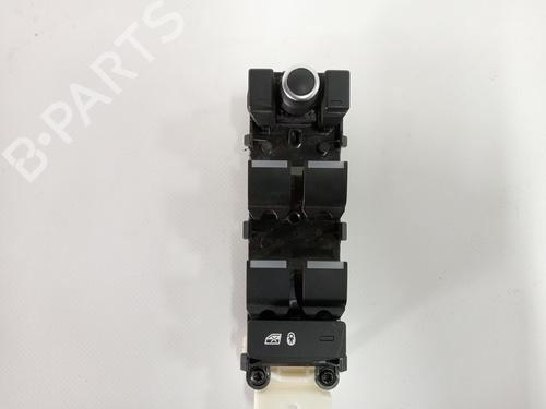 Used Left front window switch LAND ROVER DISCOVERY V (L462) 2.0 Td4 4x4 (180 hp) 20321858