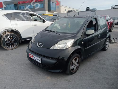 Brugte PEUGEOT 107 (PM_, PN_) 1.0 4599817
