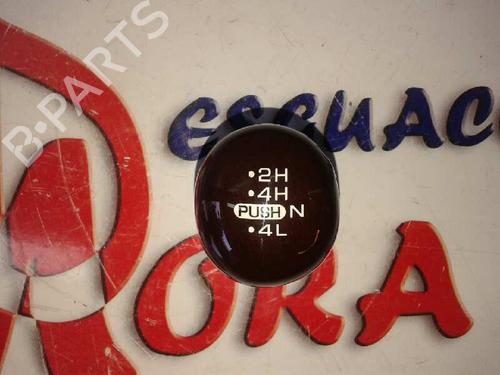 Pommeau de levier de vitesses NISSAN NAVARA NP300 (D40) 2.5 dCi 4WD (171 hp) 18150851