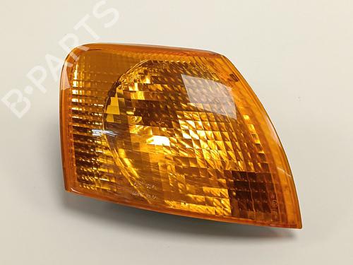 Używane Kierunkowskaz przedni prawy VW PASSAT B5 (3B2) 1.9 TDI (110 hp) 32411609