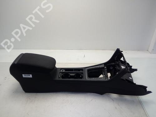 Used Armrest / Center console VW GOLF VII (5G1, BQ1, BE1, BE2) [2012-2021]  17829955