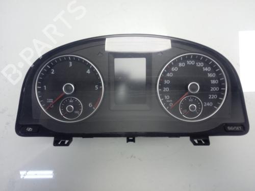 Used Instrument cluster VW CADDY III Box Body/MPV (2KA, 2KH, 2CA, 2CH) [2004-2016]  17028036