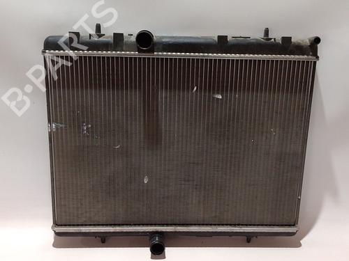 Used Water radiator Water radiator 37152802 37152802