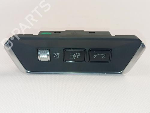 switch-lynk-co-01-2017-35962409 main image