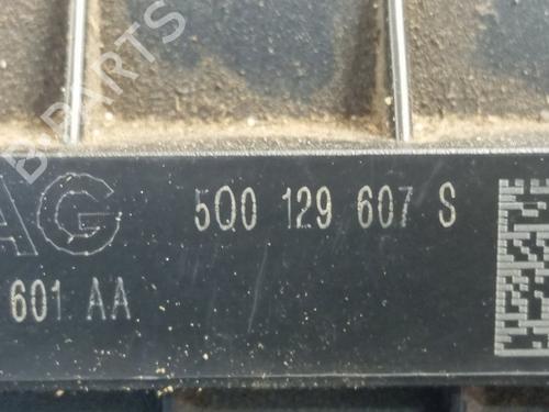 Air filter box VW GOLF VII (5G1, BQ1, BE1, BE2) | BP30697995M87