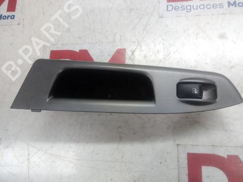 Used Right rear window switch HYUNDAI GETZ (TB) [2001-2011]  12841906