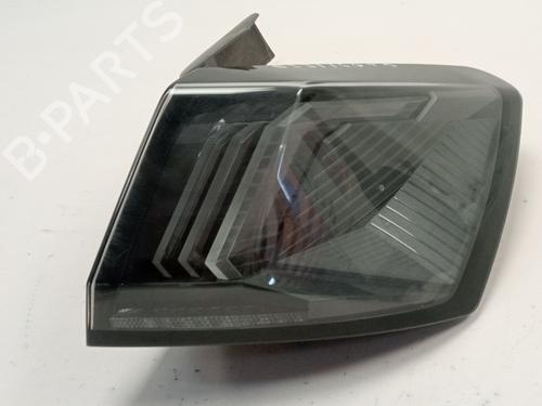 Used Right taillight Right taillight PEUGEOT 3008 II SUV (MC_, MR_, MJ_, M4_) 1.5 BlueHDi 130 (131 hp) 40498190 40498190