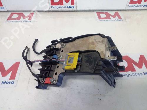 Fuse box PEUGEOT 308 I (4A_, 4C_)  | BP12660024E1 