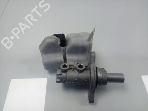 Used Brake master cylinder BMW X1 (F48) sDrive 18 d (150 hp) 12676200