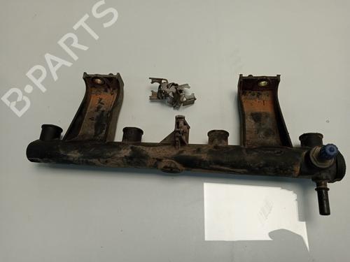 Used Injection rail PEUGEOT 206 CC (2D) 1.6 16V (2DNFUF, 2DNFUR) (109 hp) 16539501