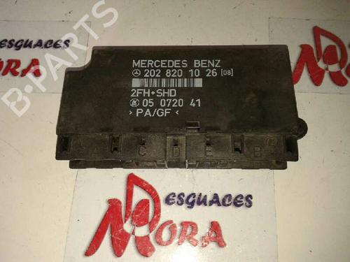 Used Electronic module MERCEDES-BENZ 124 Saloon (W124) [1984-1993]  16865106