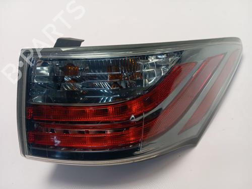 right-taillight-lexus-ct-zwa10_-2010-39977446 main image