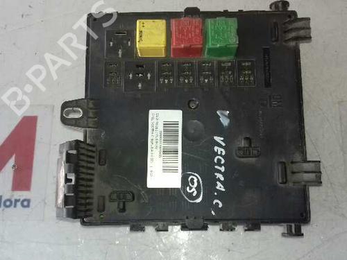 Boîte à Fusibles OPEL VECTRA C (Z02) 2.0 DTI 16V (F69) (101 hp) 12649575