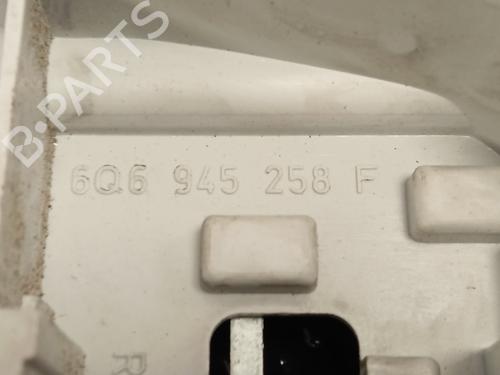 Right taillight VW POLO IV (9N_, 9A_) | BP32374945C35