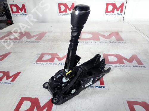 Used Gear lever RENAULT MEGANE IV Hatchback (B9A/M/N_) 1.5 dCi 110 (B9A3) (110 hp) 12670106