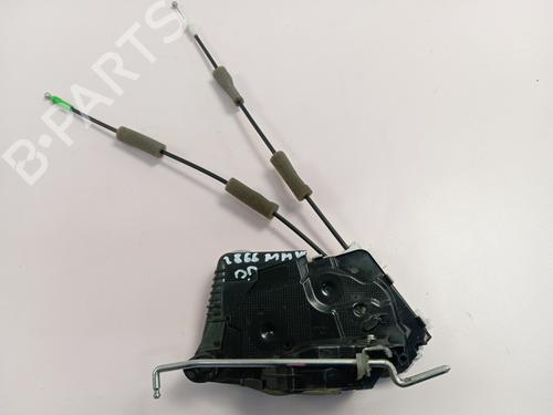 front-right-lock-toyota-yaris-_p21_-_pa1_-_ph1_-2020-34624300 main image