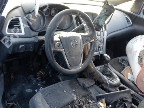 Fuse box OPEL ASTRA J (P10) | BP13040903E1