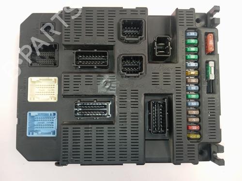 Used Fuse box Fuse box 38749941 38749941
