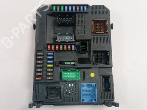 Used Fuse box Fuse box 37230880 37230880