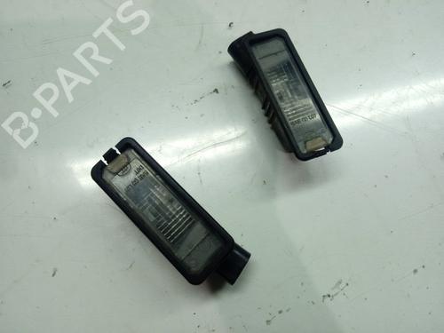Używane Lampa oświetlenia tablicy rejestracyjnej VW GOLF VI (5K1) [2008-2014]  30372470