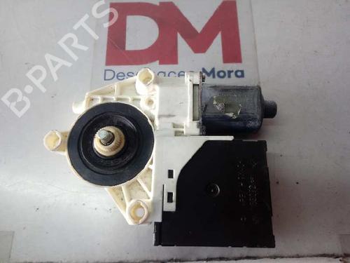 Rudehejsemotor forskærm venstre AUDI A3 (8P1) 1.6 TDI (105 hp) 30370495