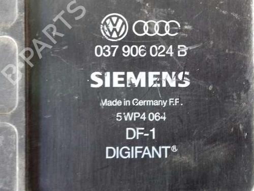 Engine control unit (ECU) VW GOLF III (1H1) 1.8 | BP12649693M57 