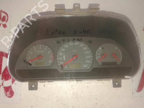 Used Instrument cluster VOLVO V40 Estate (645) 1.8 (115 hp) 12637137