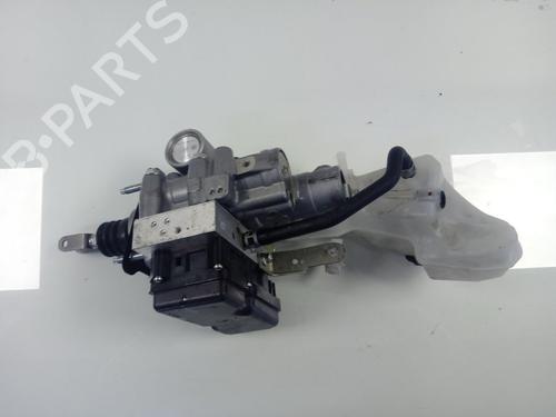 Brake master cylinder TOYOTA COROLLA Saloon (_E21_) 1.6 VVTi (ZRE210) | BP17905626M77 