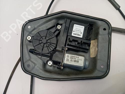 Rudehejsemekanisme Højre foran VW GOLF V (1K1)  | BP29611085C23 