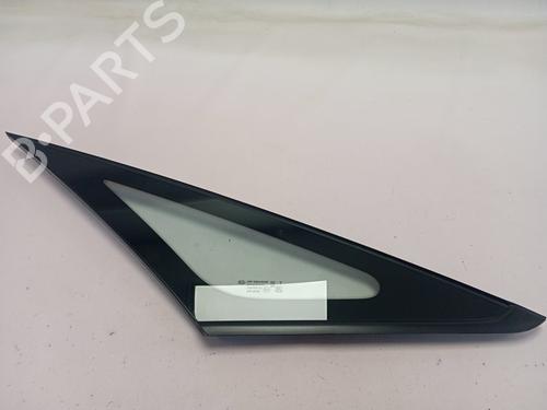 front-right-quarter-glass-kia-carens-iv-2013-35953192 main image